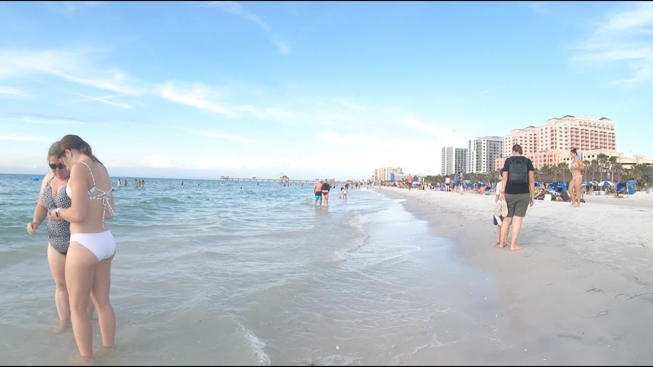 Clearwater Beach Thanksgiving Weekend  VERY CROWDED! (Walk on Beach) Florida