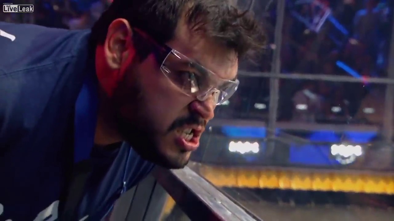 ★ LiveLeak || Ozzy Man Reviews: BattleBots - Blacksmith vs Minotaur
