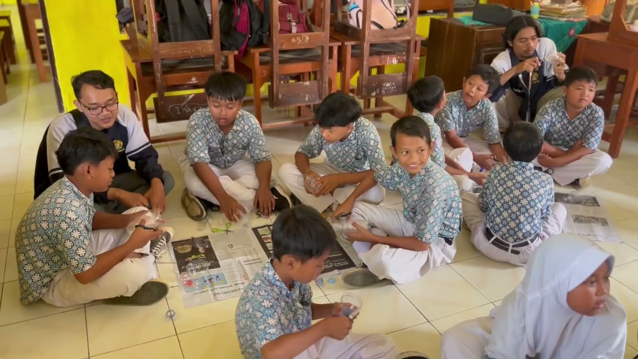 PROKER PENDIDIKAN II Edukasi pemilahan & pengelolaan sampah, prakarya