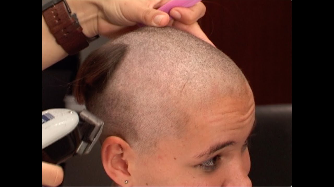 Futurecuts Extreme Clipper Head-shave and Mini Bob Haircut - Jessica Part2 FC27