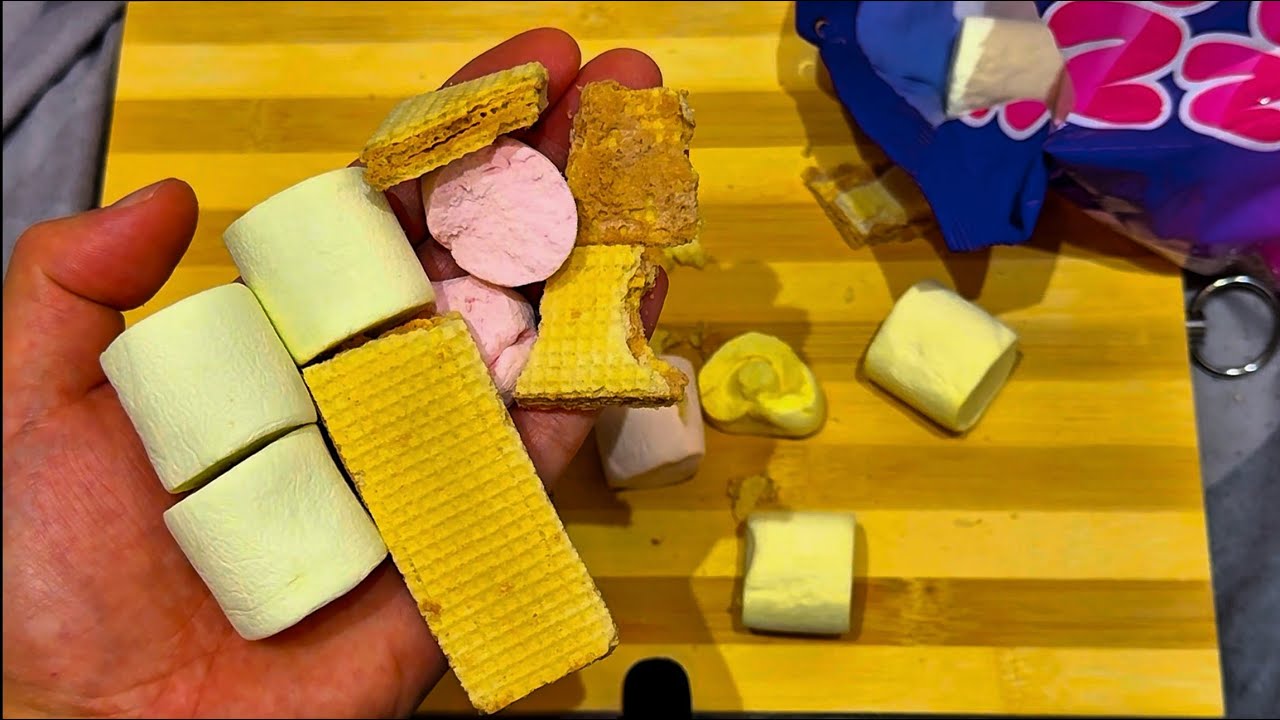 Chocolate Wafers & Soft Marshmallows | crunch_melt