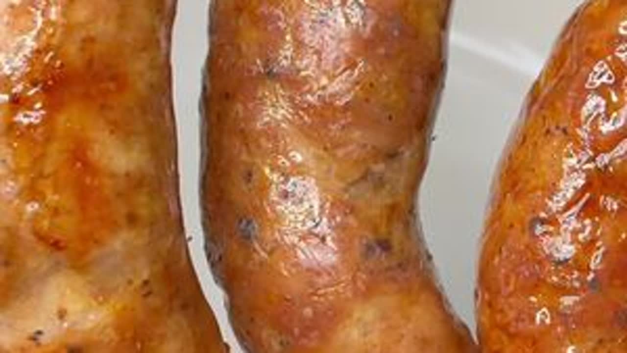 家庭自制烤肠，黑胡椒味的安排上，真材实料无添加，学会不用出去买了#脆皮肠 #自制香肠 #抖音美食创作人