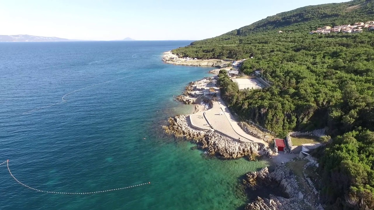 Beach near Ravni