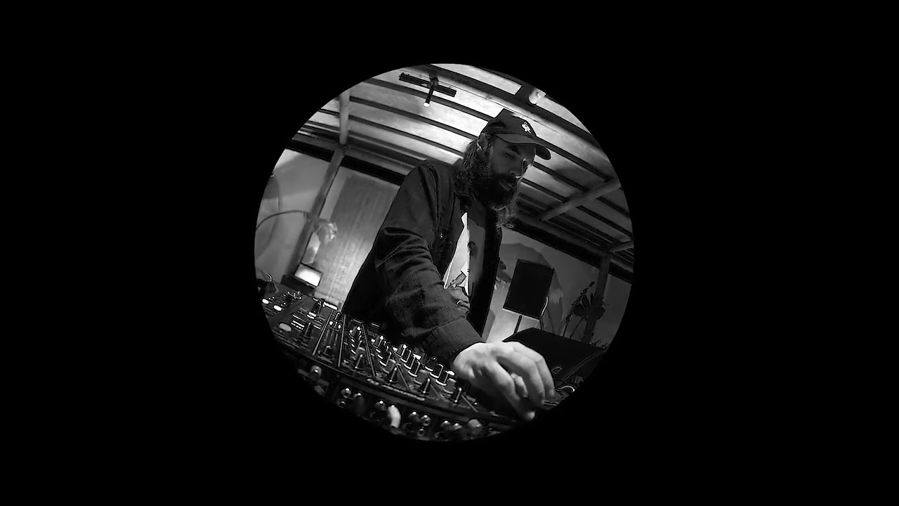 LIPELIS | GARAGE