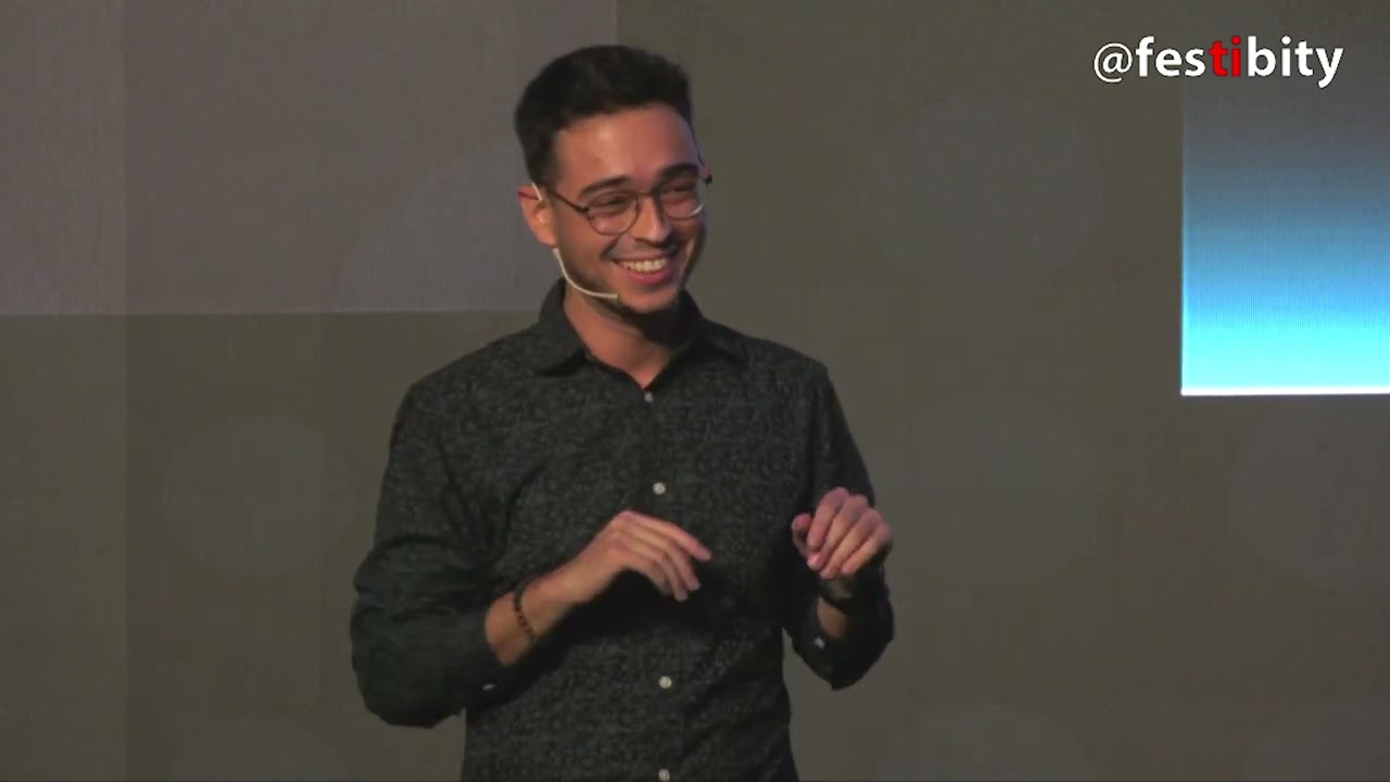 Actuació de Xavi Espinosa durant la 19a Festibity