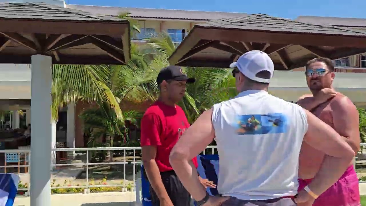 GRAND ASTON CAYO PAREDON