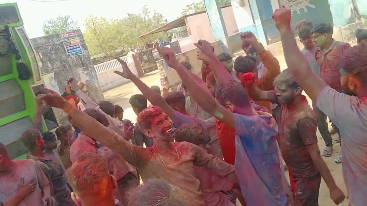 Holi-