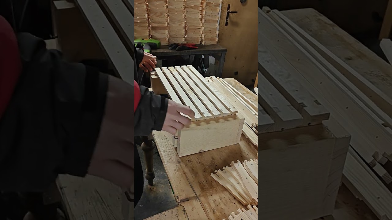 Montáž včelího rámku Dadant 1/2 / The easiest way how to staple beehive frame Dadant 1/2