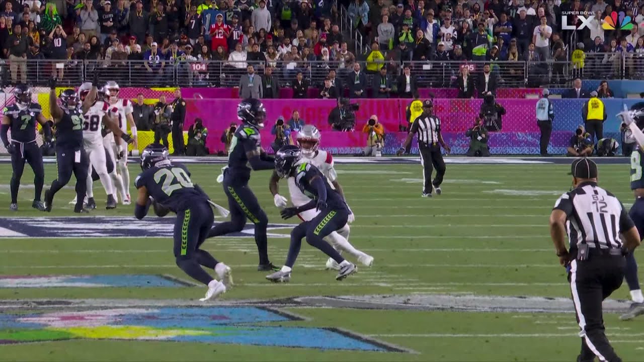 Julian Love picks off Drake Maye