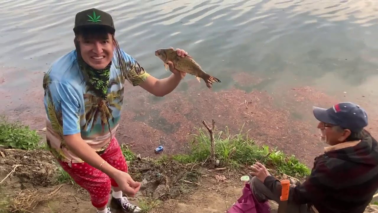 EL MOCOS PESCANDO EN EL RIO SAN JUAN