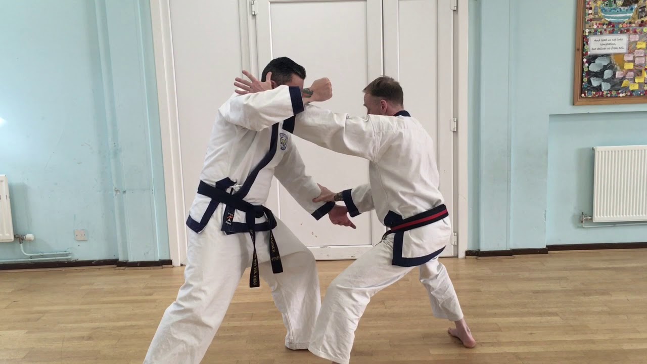 Chil Sung il Ro Hyung - Application 1 (Block & Clinch)