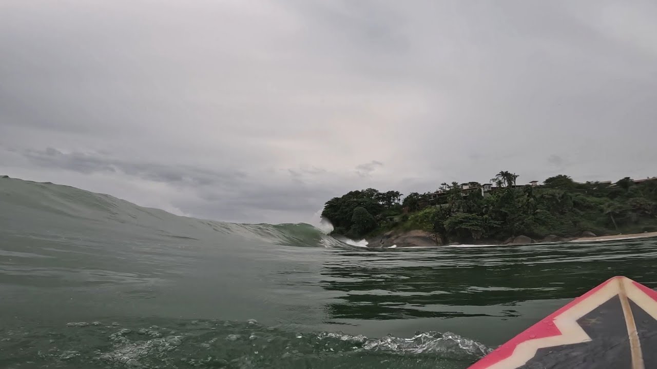 DIA DE SURF NOS TRIÂNGULO PERFEITO | Surf Pov