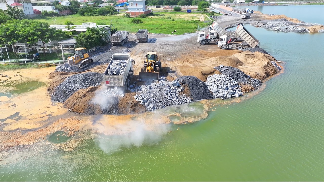 Fantastic Project Skills Operator Push Sand+Stone Filling In Lake Building Road By Wheel Loader Push