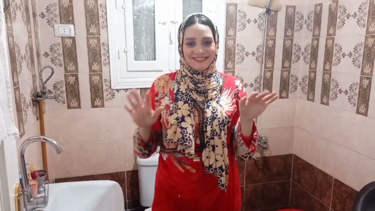 روتين تنضيف الحمام🔥الكلام كان ع اخلاص بس انتو طلعتو رخاص🔞