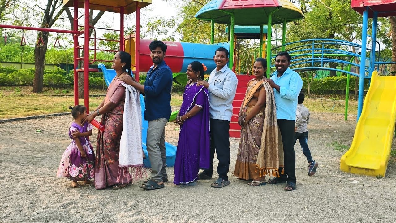 మా ఆయన First Time నన్ను Restaurant కి తీసుకొని వెళ్ళాడు // ఇంత పెద్ద హోటల్లో తినడం ఇదే మొదటిసారి