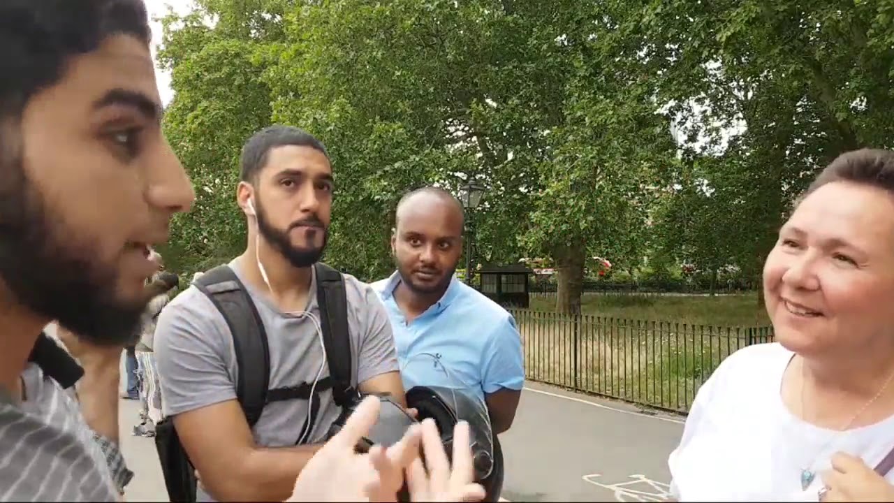 The Message Of Islam Is Pure - Muhammad Ali and Visitor Hyde Park Speakers Corner