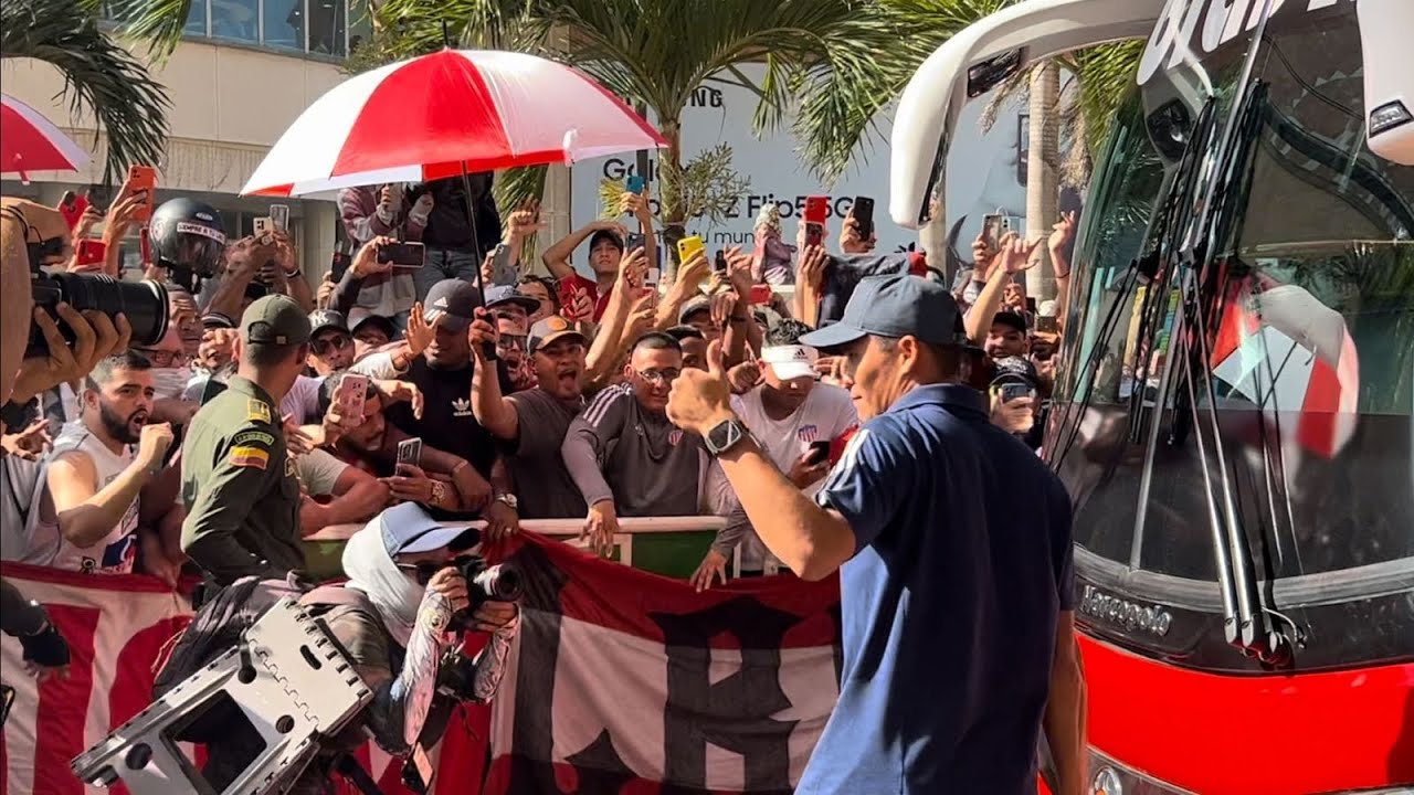 ¡TREMENDO RESPALDO! IMPRESIONANTE DESPEDIDA A JUNIOR QUE VIAJA A MEDELLÍN EN BÚSQUEDA DE LA DÉCIMA