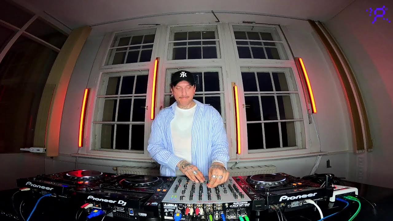 PATTERN: Selection 95 - Exekutive Funktionen Showcase - Christoph Faust - 9PM