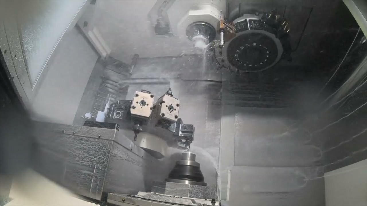OKUMA LT3000 EX equipped with SU-matic tool holders from SUHNER