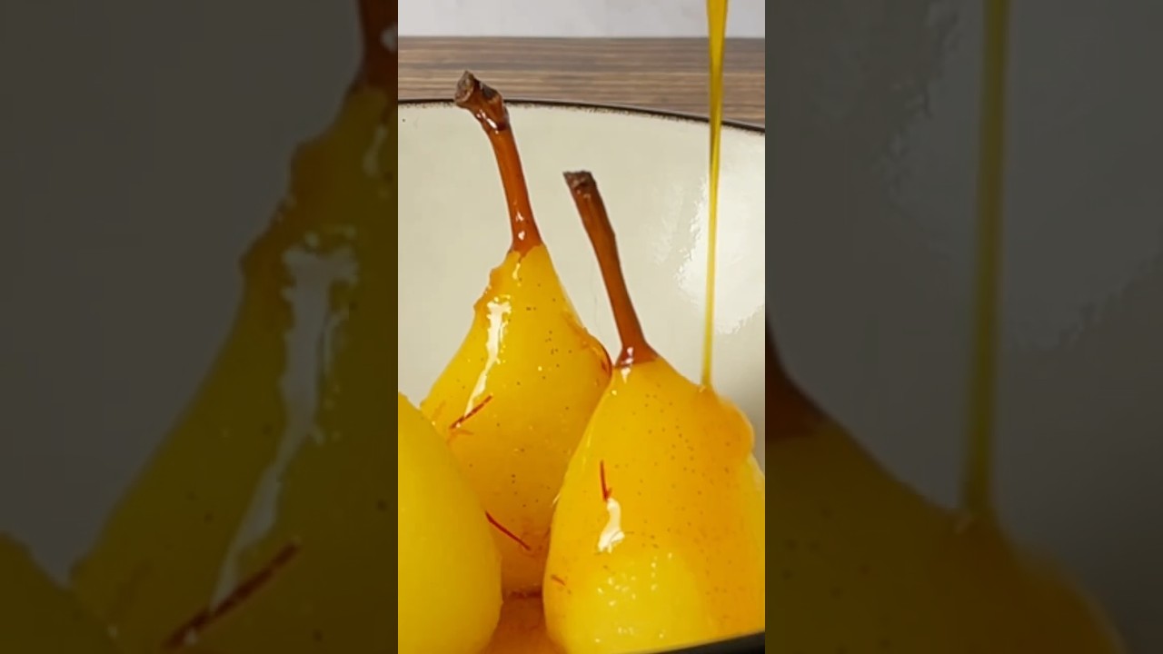 Saffron & Pear Poached Pear #pear #poachedpear #vegan #easydessert