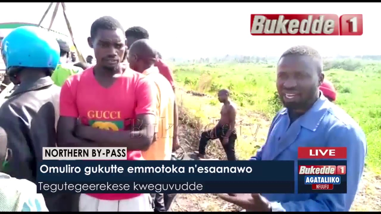Agataliikonfuufu:   Omuliro gukutte emmotoka n'esaanaawo.