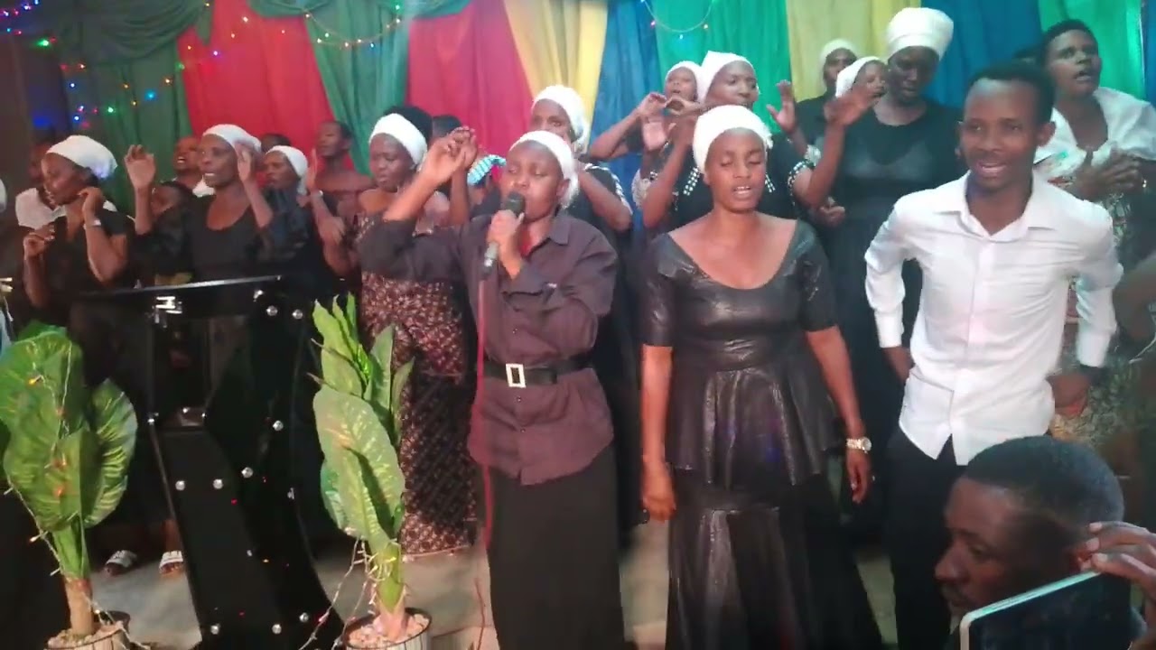 Abakunzi mwibuka ibihe nkibi mundirimbo tuzahimbaza umwami