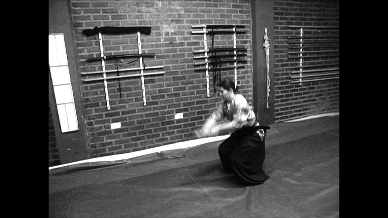Ogawa Ryu Iaijutsu - Kawa Kiku - Uchideshi Rebeca Roca