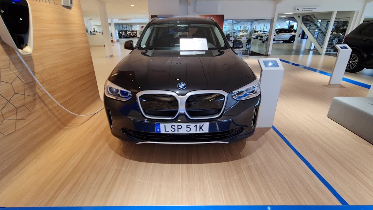 Сравнение Lexus ux300e vs BMW iX3. Часть 2. Хобби и отдых.