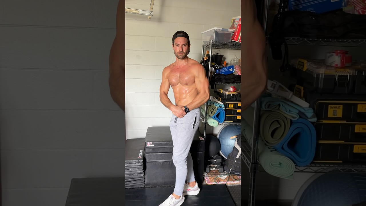 Strength starts where excuses end 🦾 Happy flex Friday and enjoy the weekend! ￼￼