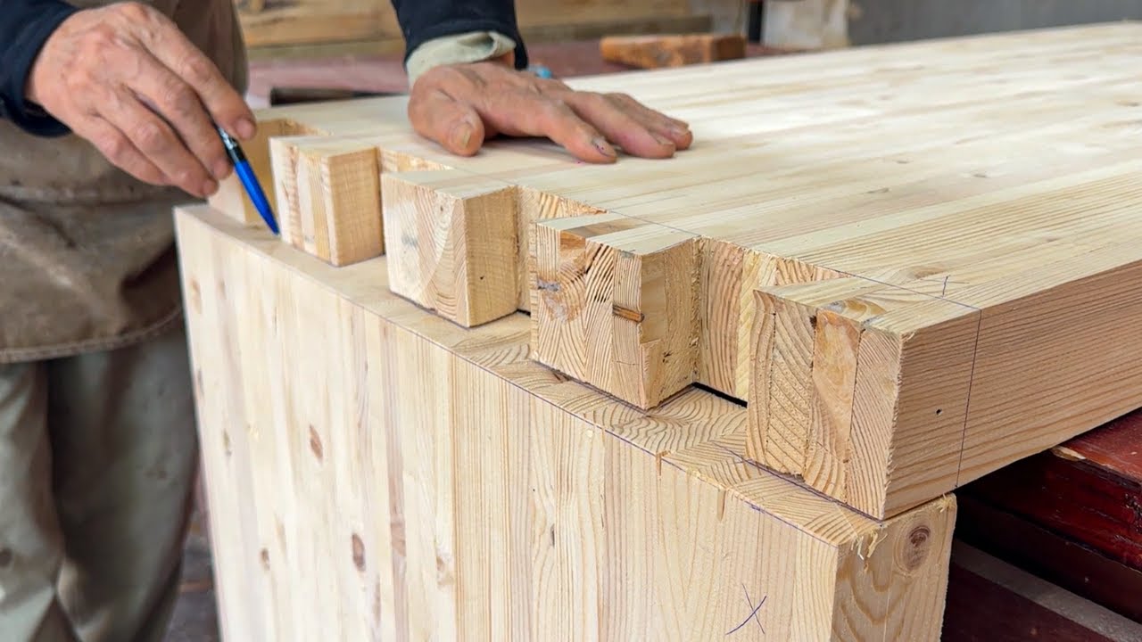 Amazing Pallet Wood Idea: This Wood Joint Makes NO Sense… Until You See It