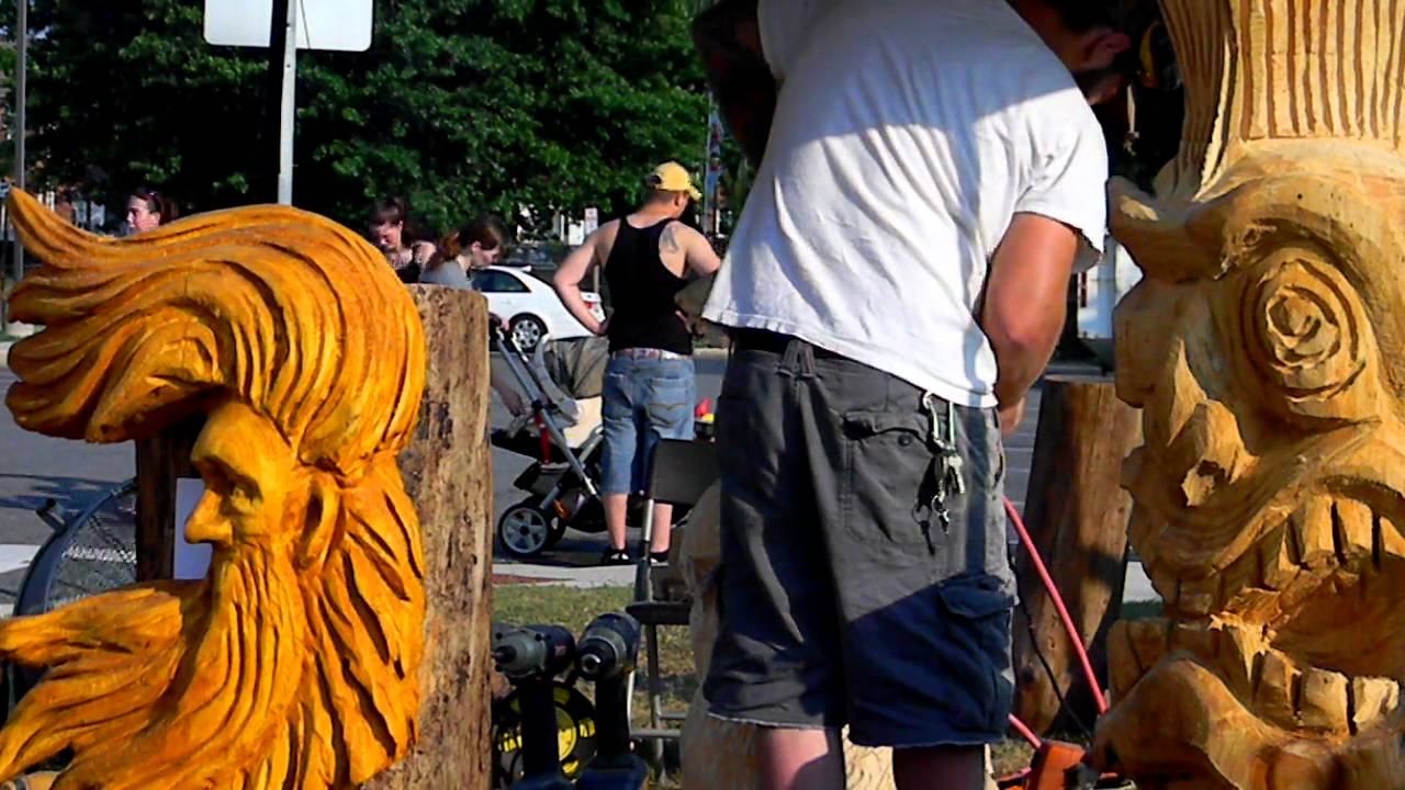 Chainsaw Artist DSCN33142 buff 28s