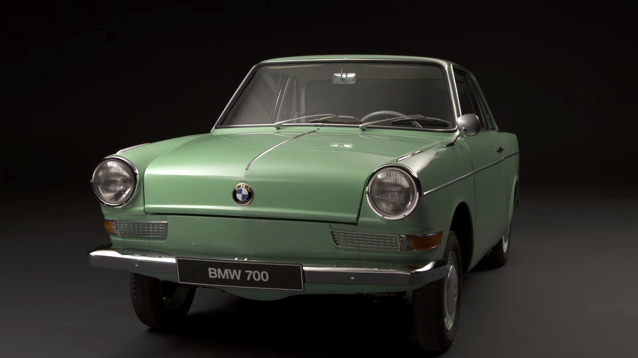 BMW 700