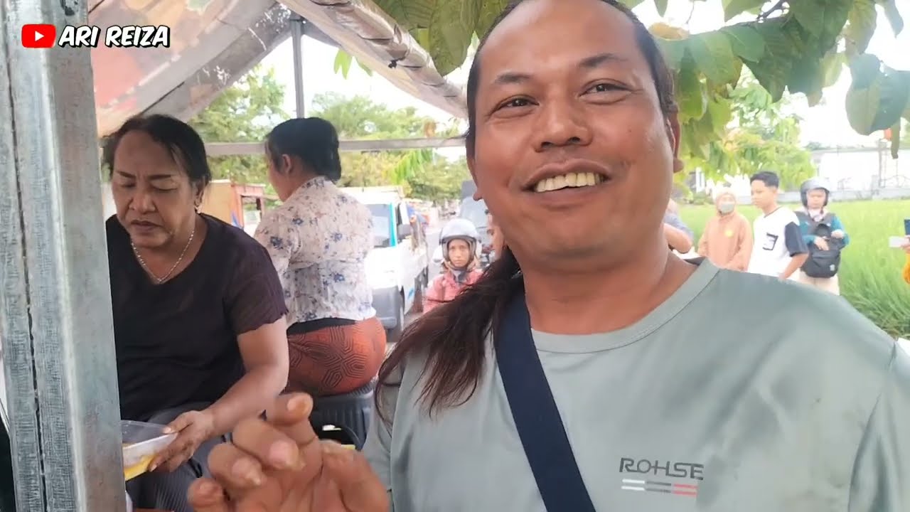ALHAMDULILLAH LARIS MANIS LONTONG OPOR AYAM MANOHARA, KEDATANGAN KAK @Tuminiokay DAN KAWAN -KAWAN 