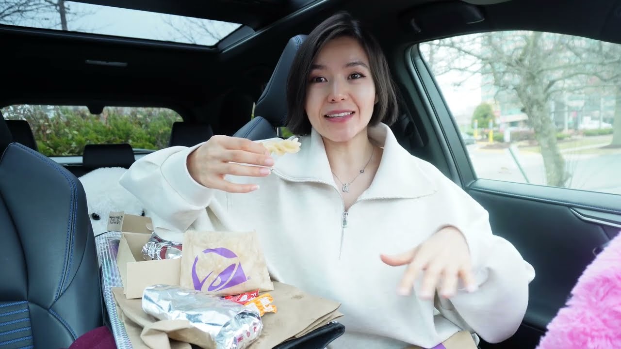 TACO BELL 🔔 Trying Some New Items & Grilled Cheese Burritos ...🌮 (storytime) | #mukbang