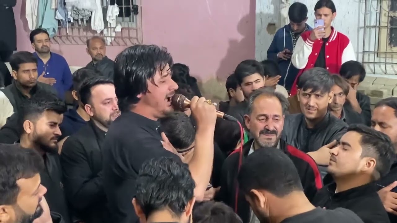 امام موسیٰ کاظم کی شہادت کے مناسبت سے شہید جان علیشاہ کے بھائی کراچی میں بلتی نوحہ خوانی کرتے ہوئے 