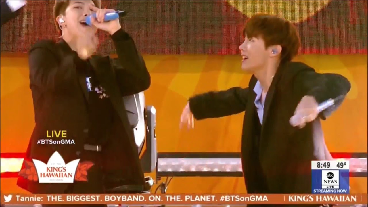 BTS sings 