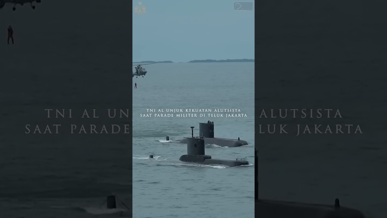Shorts - TNI AL UNJUK KEKUATAN ALUTSISTA SAAT PARADE MILITER DI TELUK JAKARTA