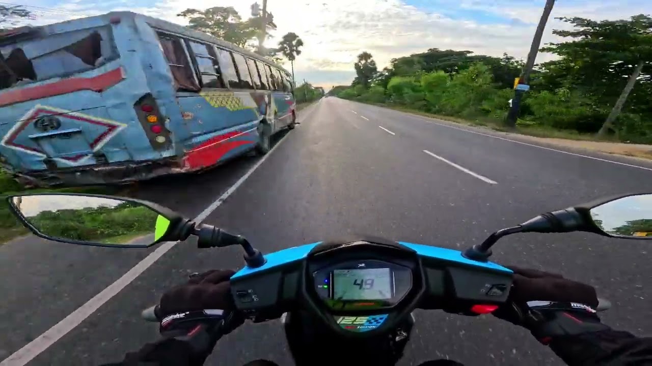 Tvs Ntroq প্রিয় নীল ঘোড়ার সাথে ভালো-মন্দে এক বছর।