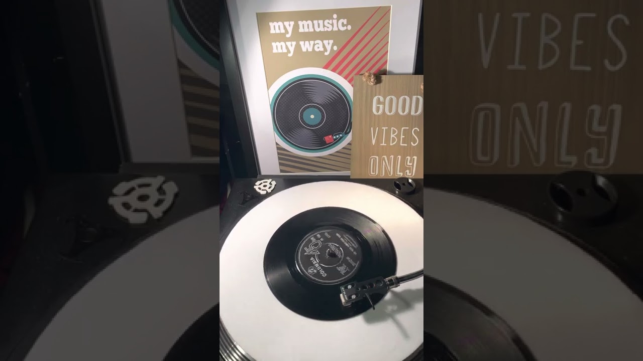 Herman’s Hermits- I’m Into Something Good ( Vinyl 45 ) From 1964 .