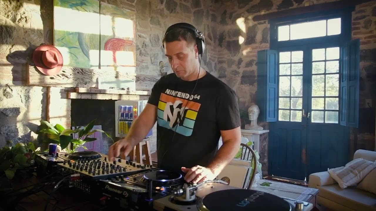 House Journey #1 - Dellacasa & Facu Carri