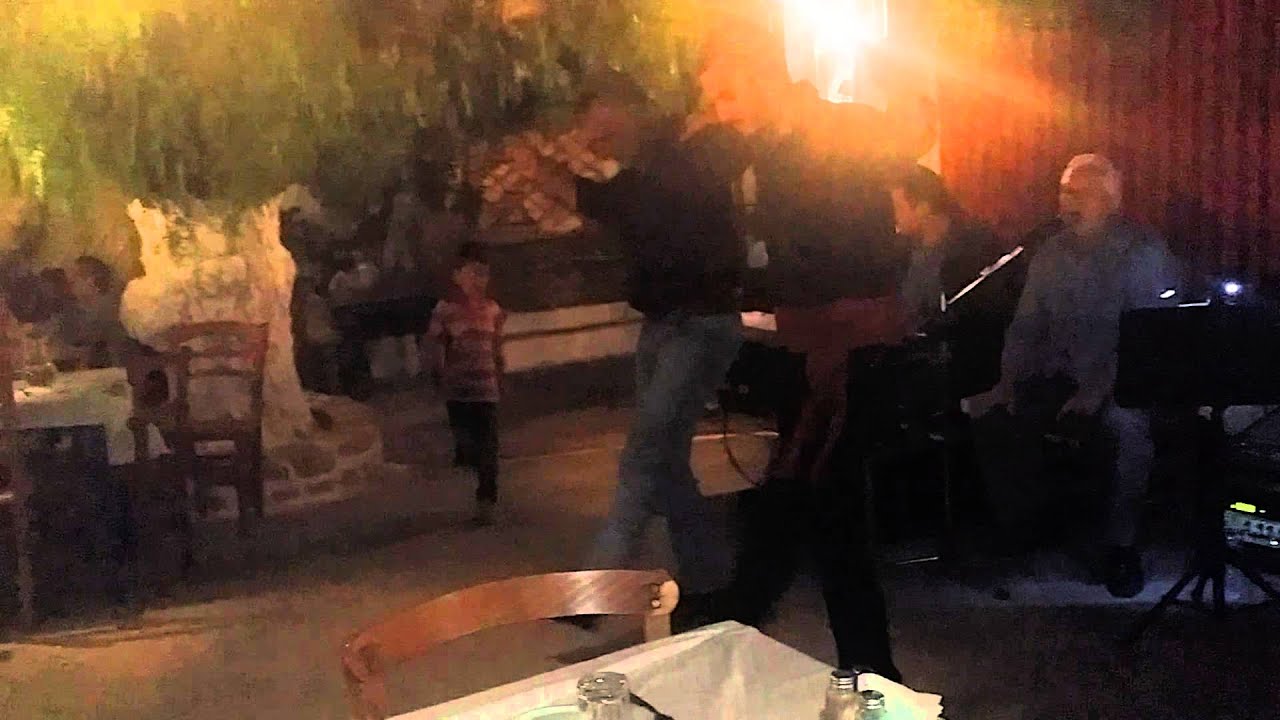 Piperia taverna, Pefki