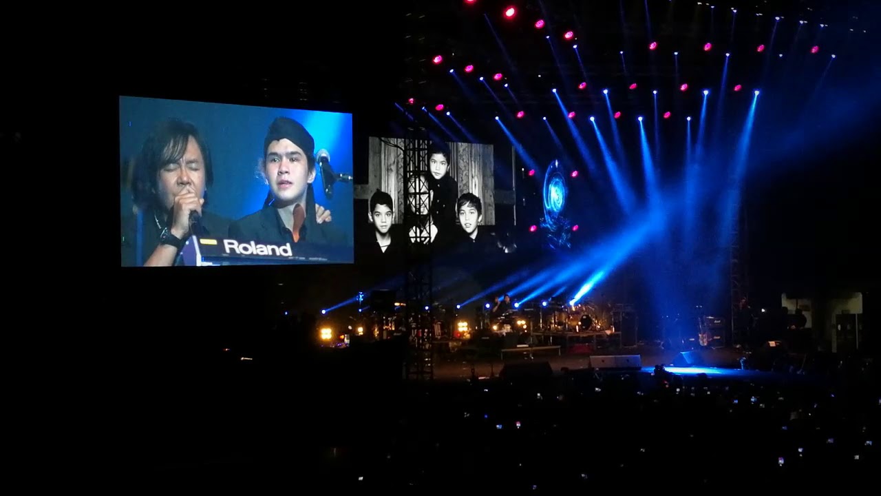 Dul Jaelani meneteskan air mata saat lagu Hadapi Dengan Senyuman didedikasi buat Ahmad Dhani