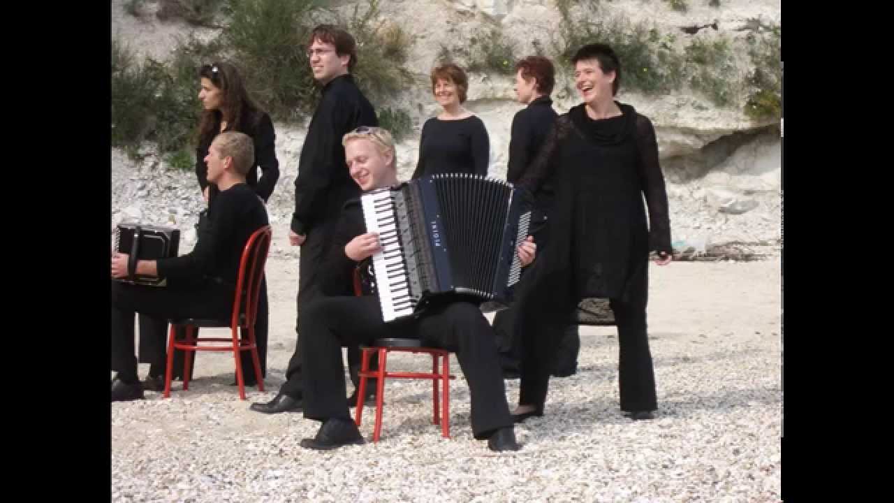 Canto Ostinato Simeon ten Holt gespeeld door Accordeon ensemble D'Acht