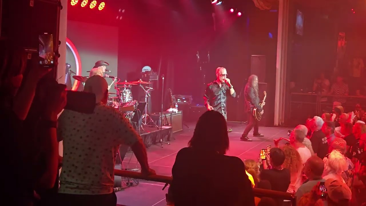 Men Without Hats SOS live 2nd Set 80's Cruise 
