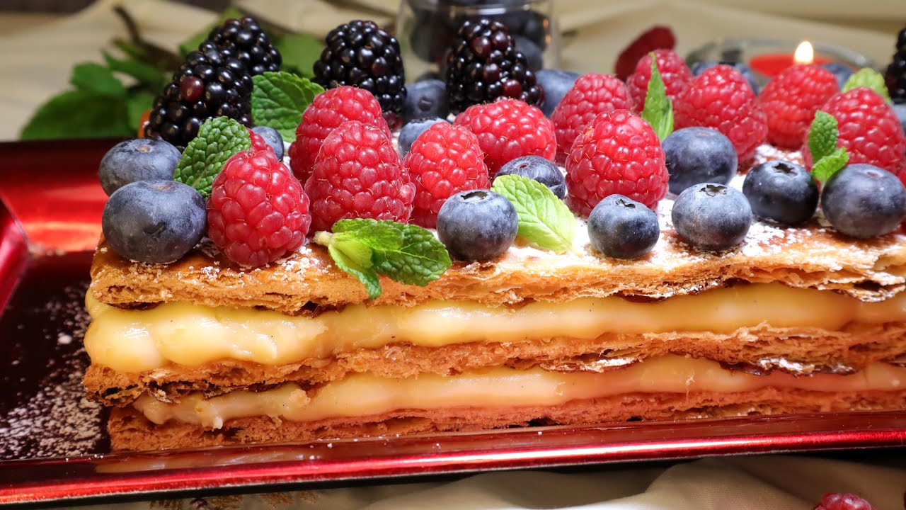 MILHOJAS DE CREMA PASTELERA Y 🍓 🫐 FRUTOS DEL BOSQUE