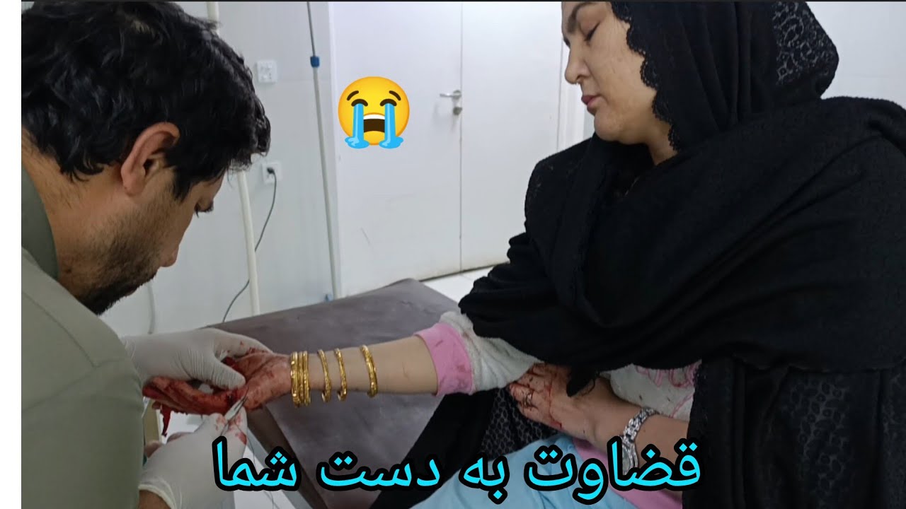 دوستان قضاوت به دست شما چرامادر بهزادجان به این حالت قرار گرفته که باایس خون ریختن مادر بهزادجان شد😭