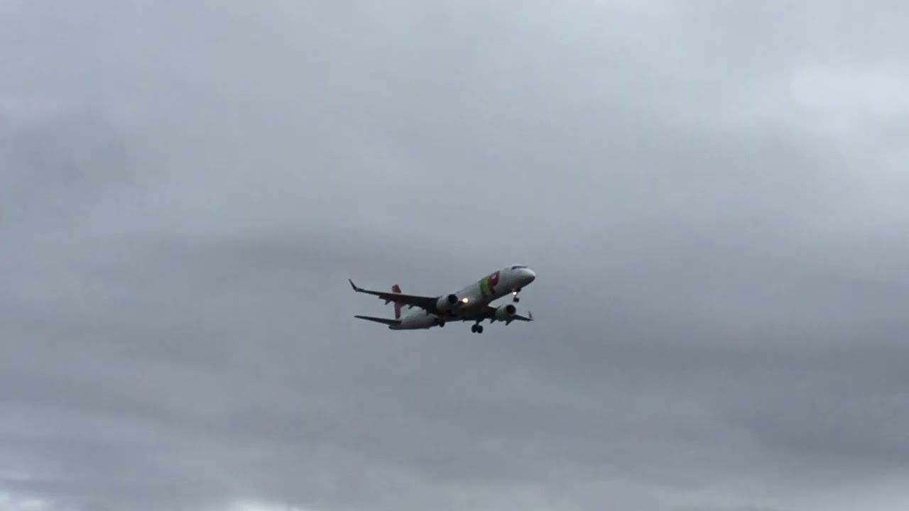 TAP E190 arrival Manchester airport (MAN)