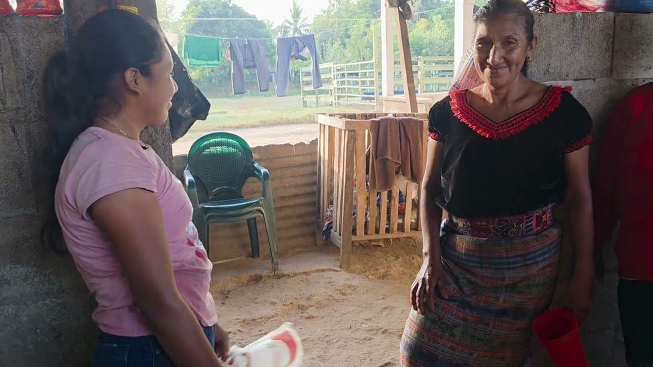 Doña lencha asi se prepara para ir a vender 