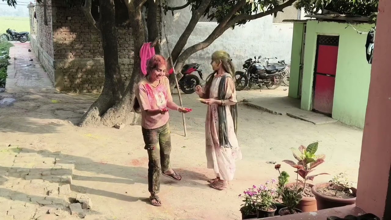 हम दोनों बहनों का होली#🖍️💛❤️💚