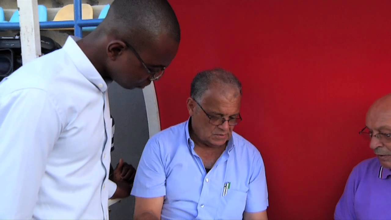 Arlindo Leitao Ex-técnico de Futebol e um dos maior Comentarista Desportivo Angolano.